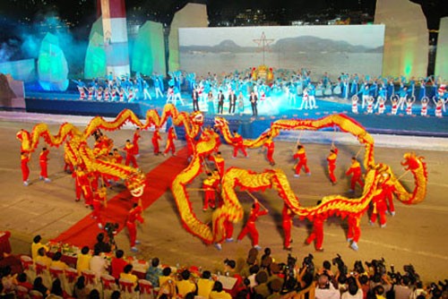 Карнавал «Халонг-2013» - торговая марка туризма провинции Куангнинь - ảnh 4